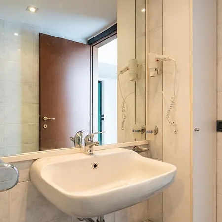 아파트 Fantastic Two Bedroom Zara 5th Fl- Mirable Pm 밀라노